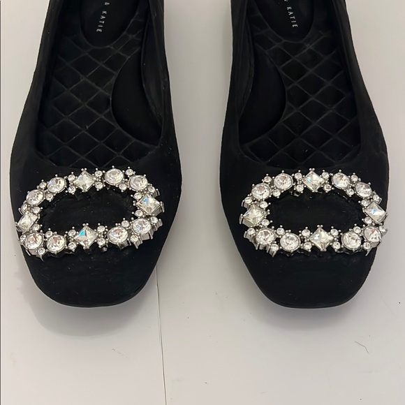 Kelly & Katie Chic Black Suede Flats with Rhinestone Embellishments Size 8M - Picture 4 of 7